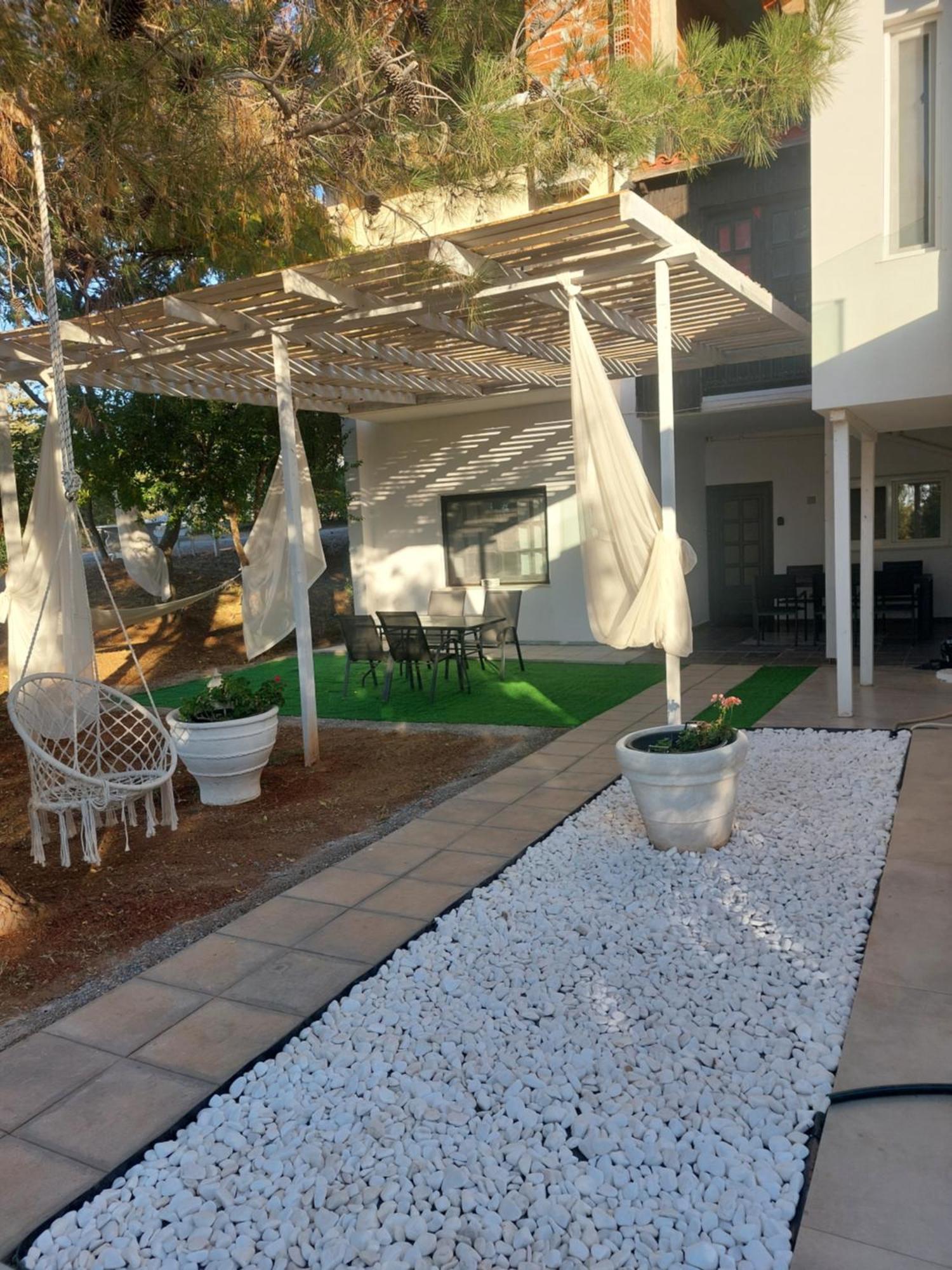 Black N' White Cozy Housegarden Alexandroupoli Exterior foto